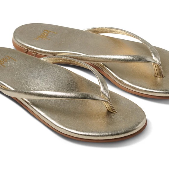 Sunbeam Leather Flip Flop Sandal
PLATINUM - Picture 2 of 3
